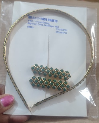 Appealing Kundan Stone Head Band with Alligator Clips