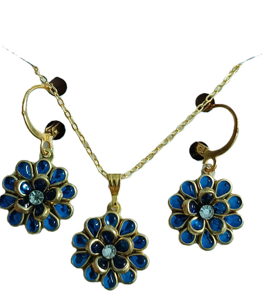 Charming Kundan Stone Daisy Flower Necklace and Earrings set